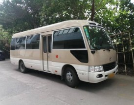 考斯特中巴车19座租一天多少钱(租用考斯特中巴16座)