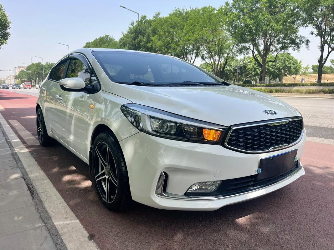 【起亚k3s报价及图片,起亚k3价格及图片】