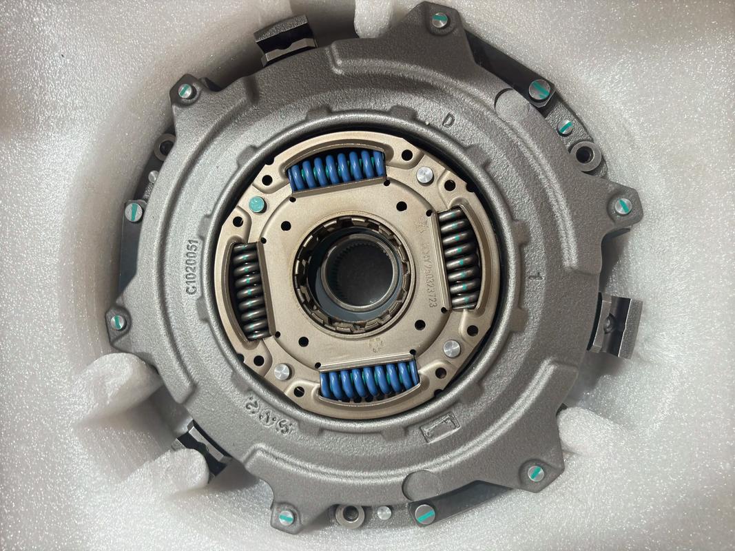 离合器坏了多少钱维修,离合片一般寿命几年