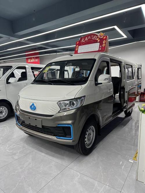 纯电动7座面包车(7座最建议买的纯电车)