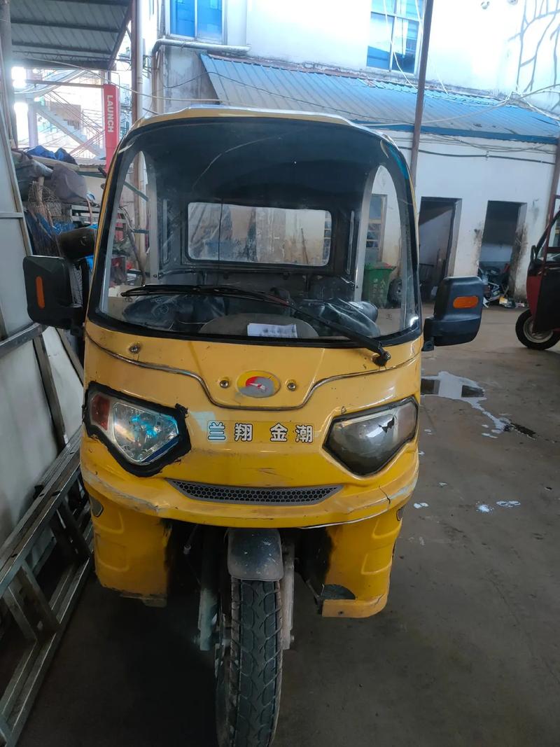 小型燃油三轮摩托车/最小型的燃油三轮摩托车多少钱一台