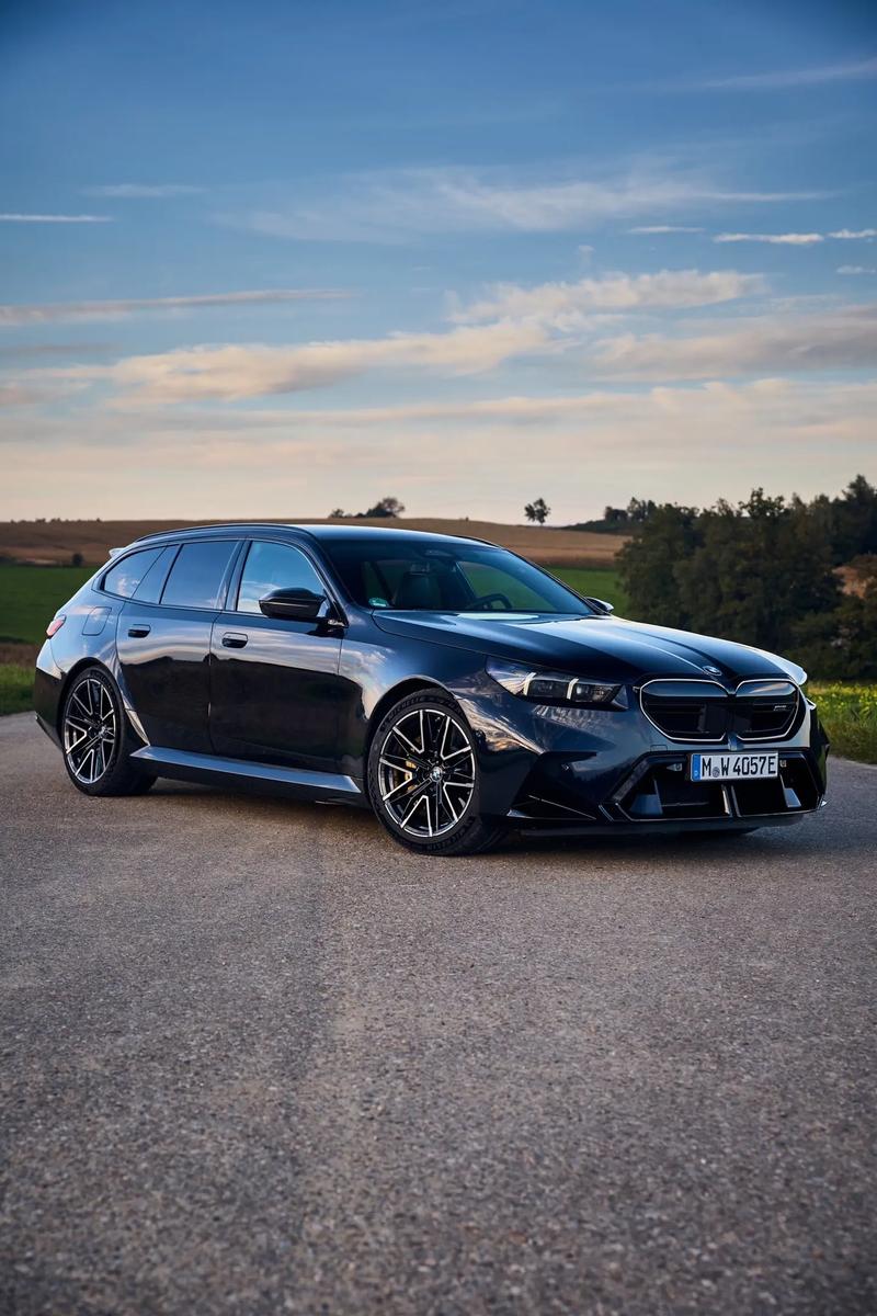 新款宝马5系旅行版 宝马5系旅行版汽车之家