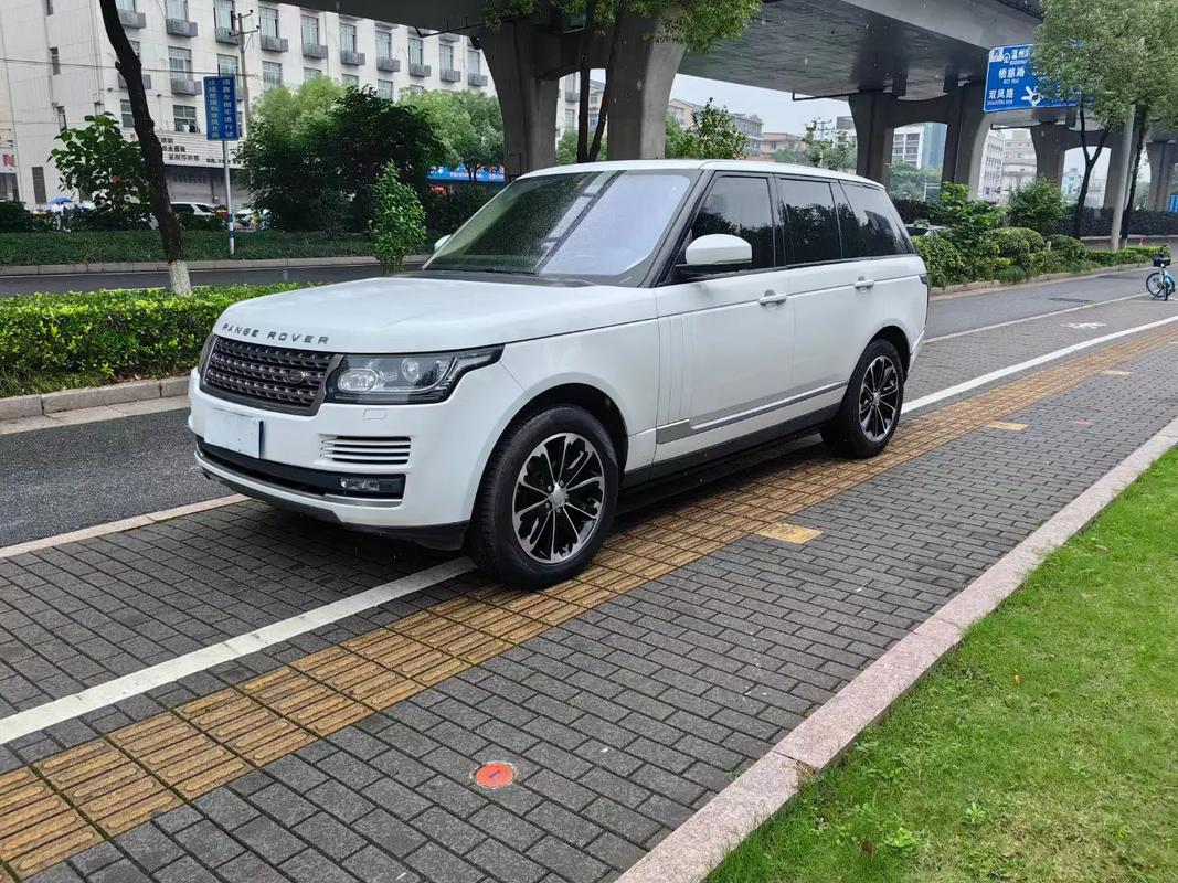 【二手18款路虎揽胜行政,二手2018款路虎揽胜行政】